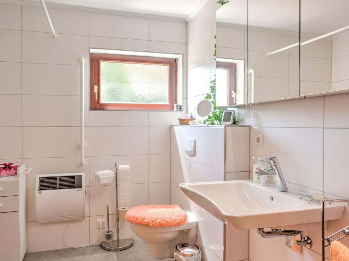 Appartamento Sunny Flat In Bad Driburg With Garden Esterno foto