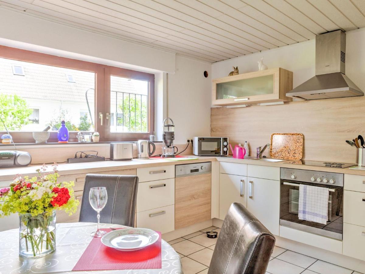 Appartamento Sunny Flat In Bad Driburg With Garden Esterno foto