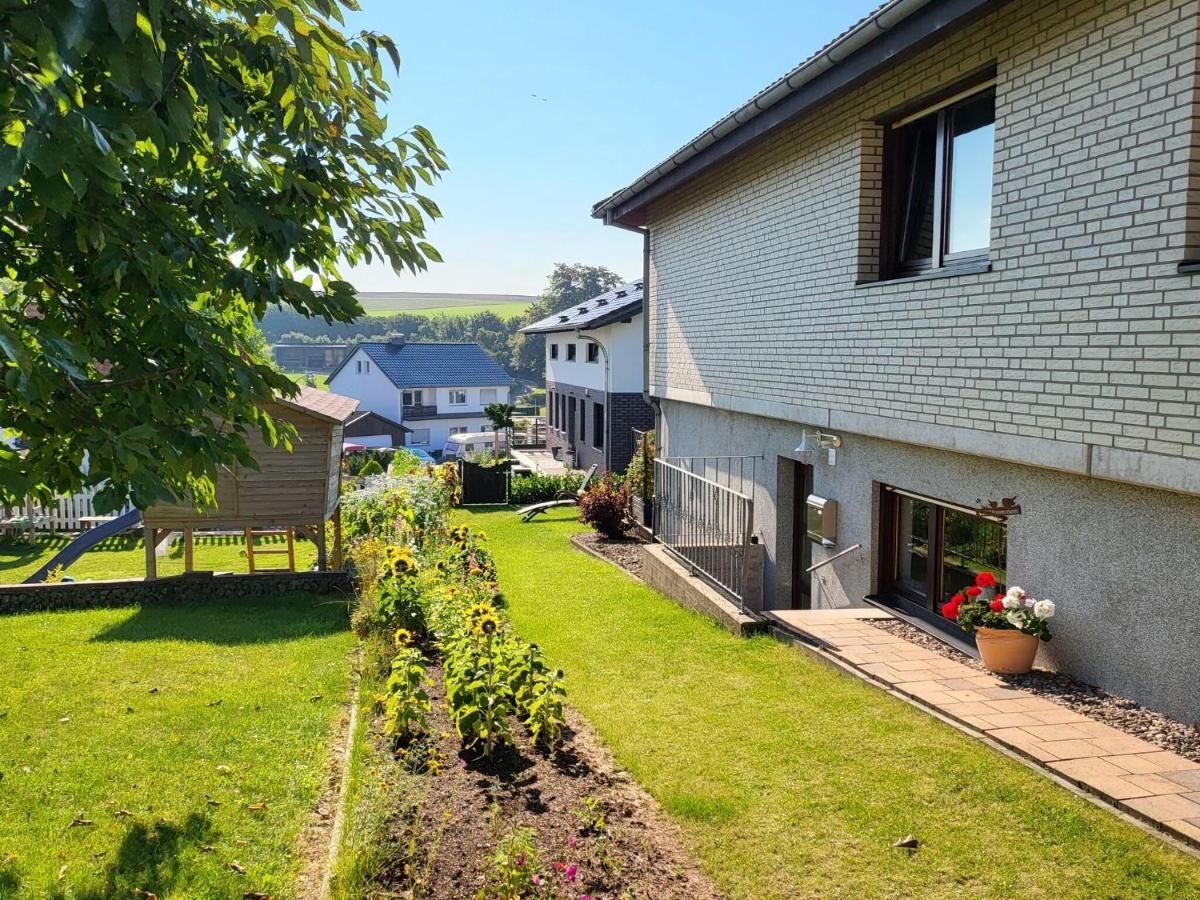 Appartamento Sunny Flat In Bad Driburg With Garden Esterno foto